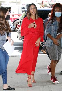 Regina Hall feet photo thumbnail