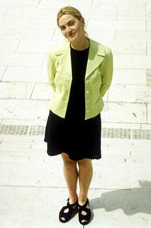 Kate Winslet feet photo thumbnail