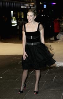 Kate Winslet feet photo thumbnail