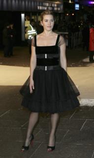Kate Winslet feet photo thumbnail