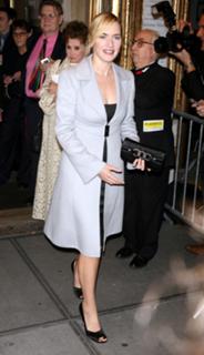 Kate Winslet feet photo thumbnail
