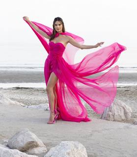 Alessandra Ambrosio feet photo thumbnail