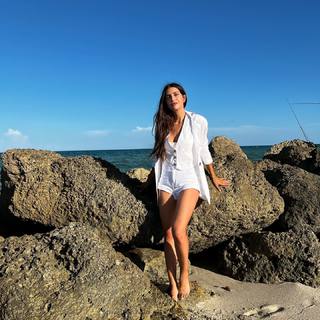 Zaira Nara feet photo thumbnail