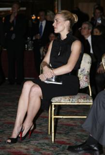 Kate Winslet feet photo thumbnail