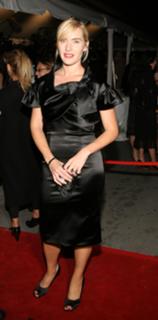 Kate Winslet feet photo thumbnail