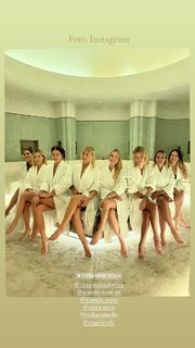 Zaira Nara feet photo thumbnail