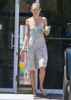 Candice Swanepoel feet photo thumbnail