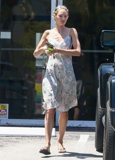 Candice Swanepoel feet photo thumbnail