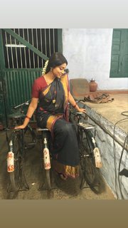 Shriya Saran feet photo thumbnail