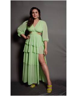 Huma Qureshi feet photo thumbnail