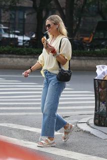 Kate Hudson feet photo thumbnail