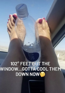 Constance Marie feet photo thumbnail
