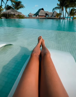 Valentina Vignali feet photo thumbnail