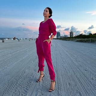 Zaira Nara feet photo thumbnail