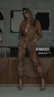 Cristina Buccino feet photo thumbnail