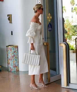Ivanka Trump feet photo thumbnail