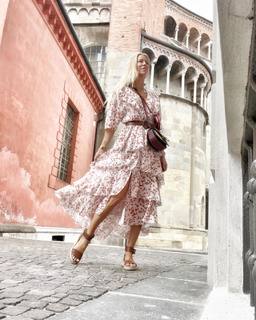Nicole Neumann feet photo thumbnail
