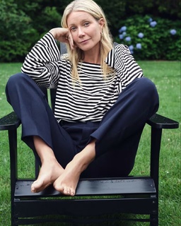 Gwyneth Paltrow feet photo thumbnail