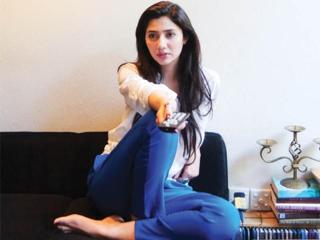 Mahira Khan feet photo 3