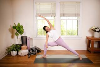Adriene Mishler feet photo thumbnail
