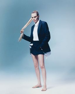Cara Delevingne feet photo thumbnail