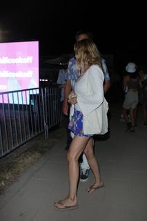 Heather Graham feet photo thumbnail