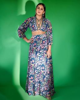 Huma Qureshi feet photo thumbnail