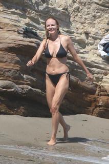 Heather Graham feet photo thumbnail
