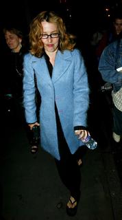Gillian Anderson feet photo thumbnail