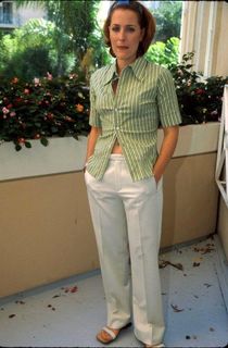 Gillian Anderson feet photo thumbnail