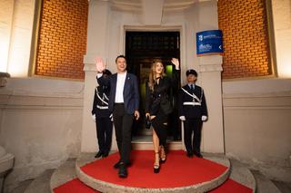 Rita Ora feet photo thumbnail