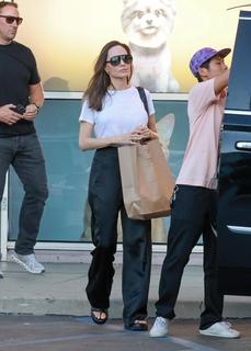 Angelina Jolie feet photo thumbnail