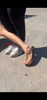 Amanda Cerny feet photo thumbnail