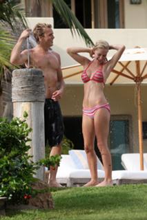 Heidi Montag feet photo thumbnail
