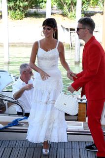 Penélope Cruz feet photo thumbnail