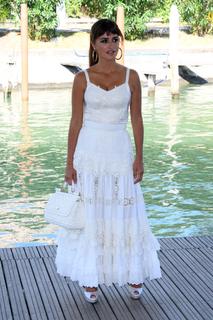 Penélope Cruz feet photo thumbnail