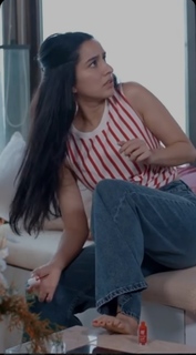 Shraddha Kapoor feet photo thumbnail