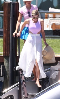 Ivanka Trump feet photo thumbnail