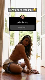 Juliana Salimeni feet photo thumbnail