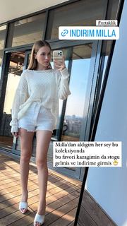 Duygu Özaslan feet photo thumbnail