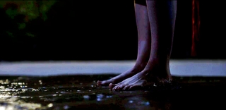 Alicia Silverstone feet photo thumbnail