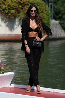 Elisabetta Gregoraci feet photo thumbnail