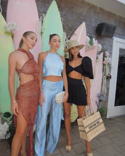Olivia Culpo feet photo thumbnail
