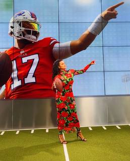 Joy Taylor feet photo thumbnail