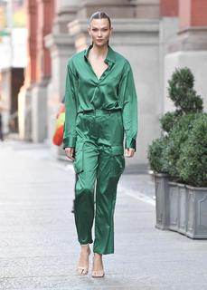 Karlie Kloss feet photo thumbnail