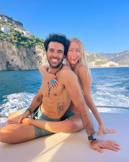 Nicole Neumann feet photo thumbnail