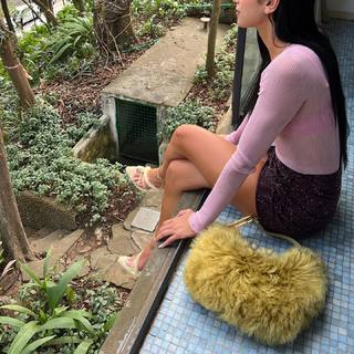 Dua Lipa feet photo thumbnail
