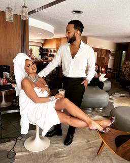 Chrissy Teigen feet photo thumbnail
