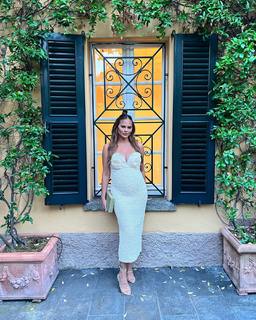 Chrissy Teigen feet photo thumbnail