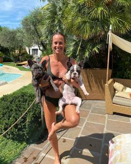 Federica Pellegrini feet photo thumbnail